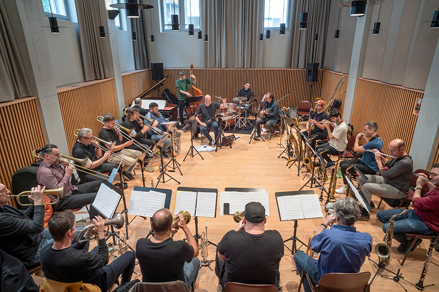 Fotografie des Zurich Jazz Orchestra im Jazzhaus